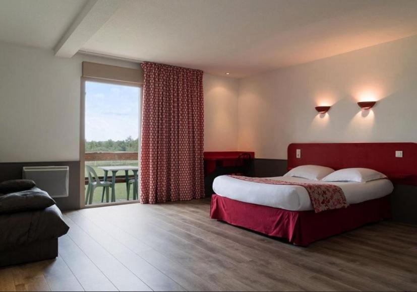Logis Hotel Restaurant La Vieille Ferme, Macon Nord Sancé Exteriör bild