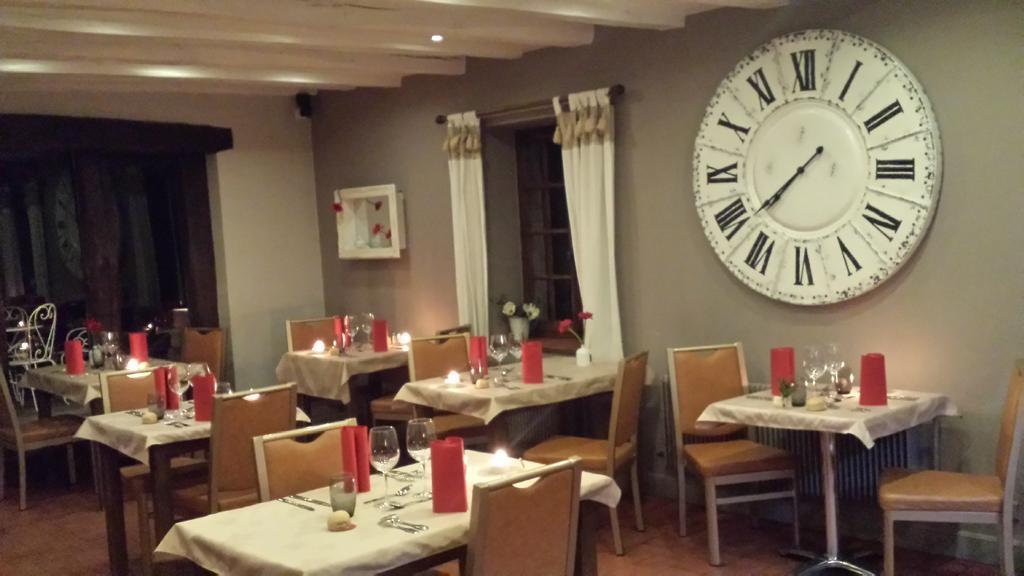 Logis Hotel Restaurant La Vieille Ferme, Macon Nord Sancé Exteriör bild
