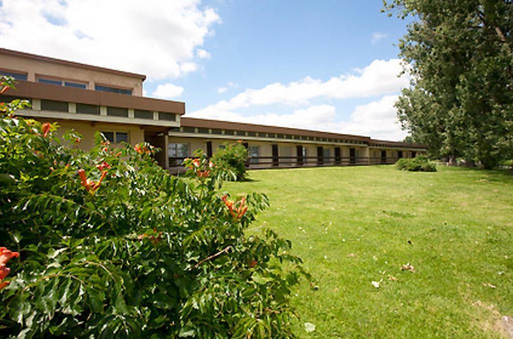 Logis Hotel Restaurant La Vieille Ferme, Macon Nord Sancé Exteriör bild