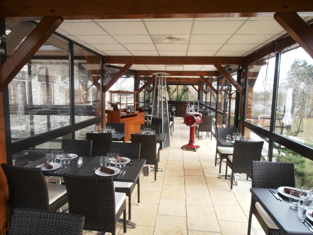 Logis Hotel Restaurant La Vieille Ferme, Macon Nord Sancé Exteriör bild