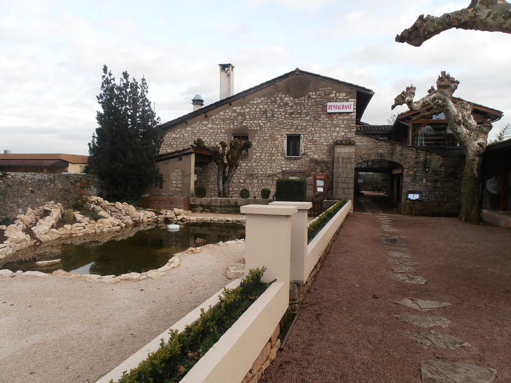 Logis Hotel Restaurant La Vieille Ferme, Macon Nord Sancé Exteriör bild