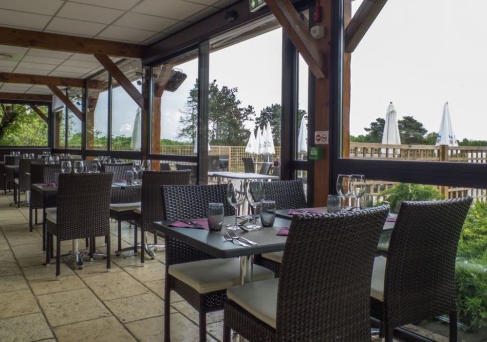 Logis Hotel Restaurant La Vieille Ferme, Macon Nord Sancé Exteriör bild