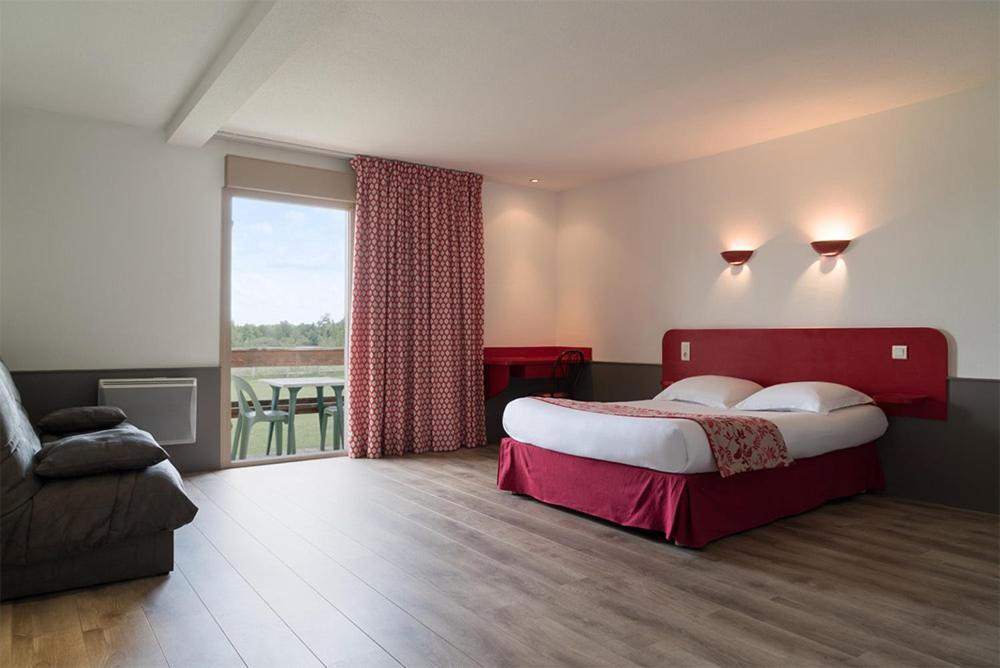 Logis Hotel Restaurant La Vieille Ferme, Macon Nord Sancé Exteriör bild